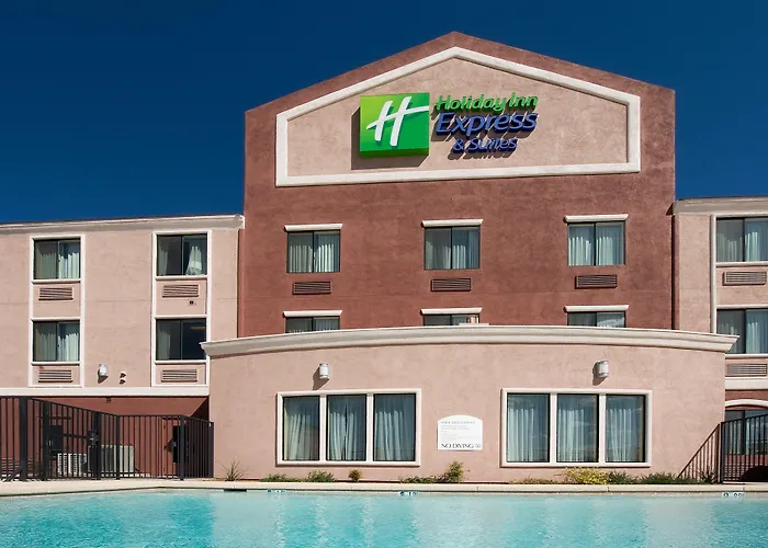 Holiday Inn Express & Suites Willcox