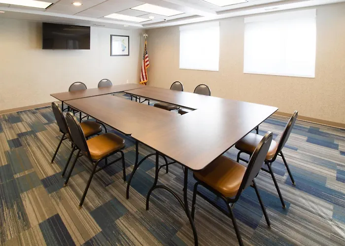 Holiday Inn Express & Suites - Worthington By Ihg
