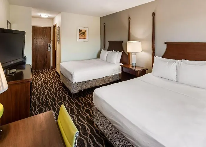 Bliss Point Inn & Suites New Buffalo
