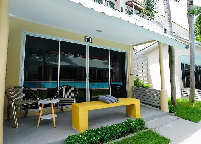 Hotels in Strand Kata