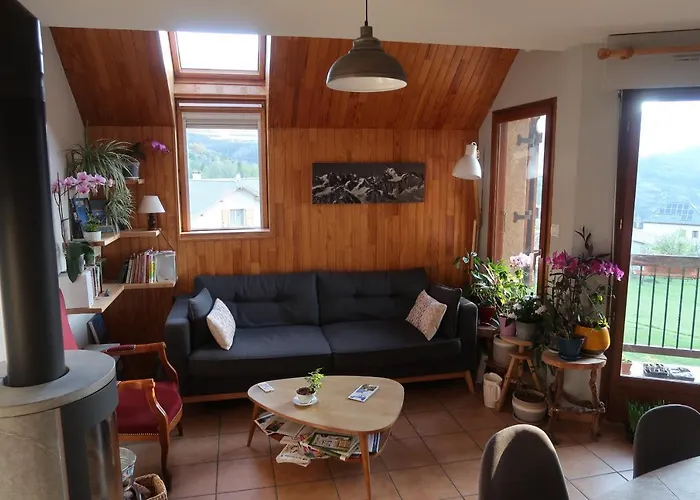 Chez Cat et Christophe , chambre calme et lumineuse chez l'habitant avec vue Guillestre
