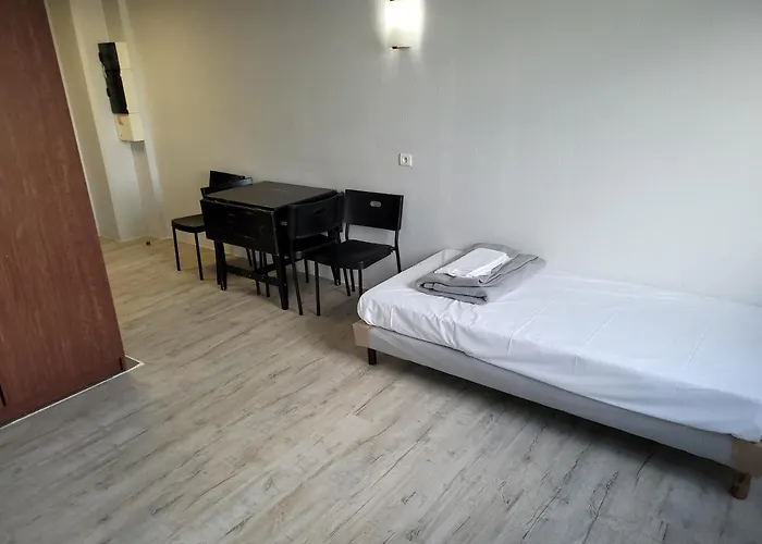 Noisy Residence