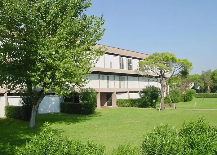 Apartment 4 Beds With Private Outdoor Area In Residence With Swimming-Pool In Marina Di Bibbona, Only 300 Meters From The Beach