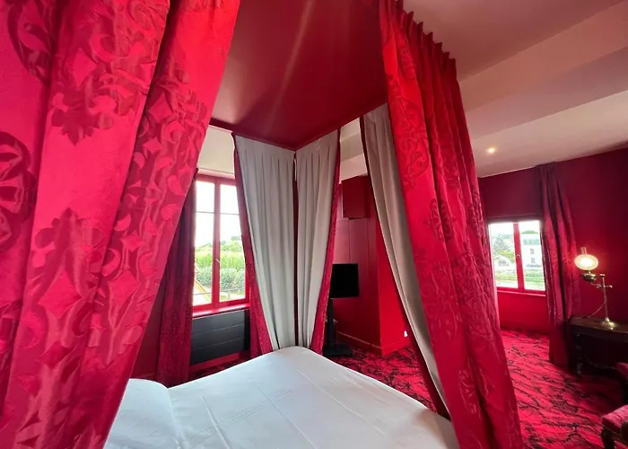 Bed and Breakfast Logis - La Maison A Pan De Bois - Chambre Napoleon III à Vierzon