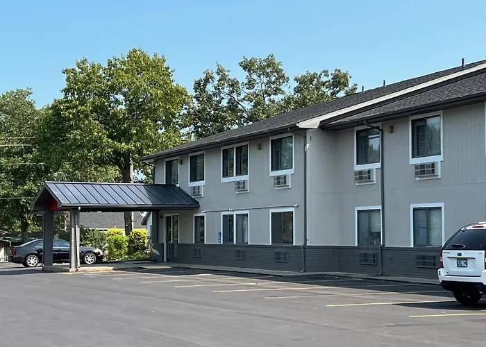 Grove Hotels