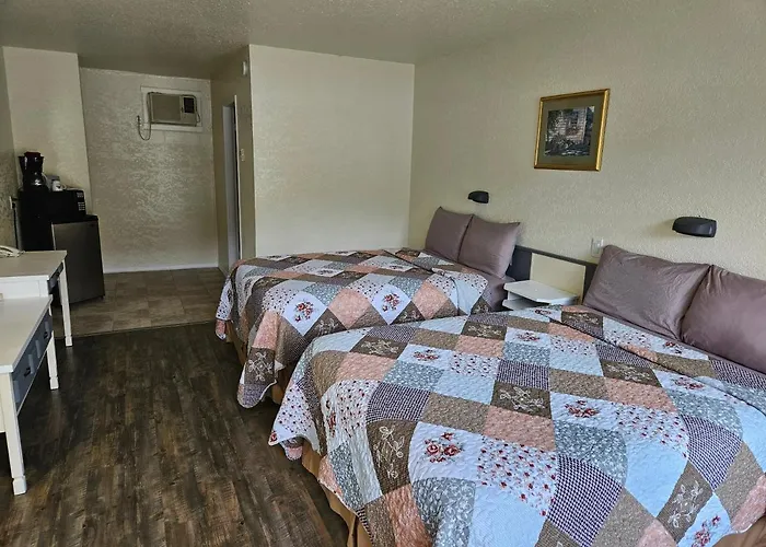 Grand Forks Hotels