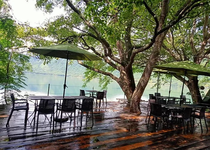 Santa Maria del Oro Hotels