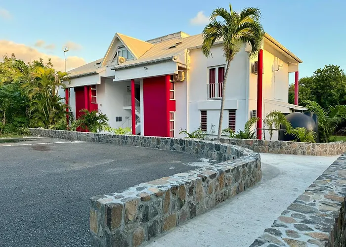 Résidence Le Vallon Guadeloupe Parc Piscine Appartements&Studios&Services hôteliers à la carte