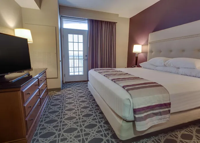 Las Cruces Hotels With Pool