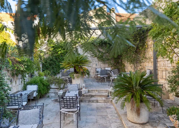 Vis Hotels