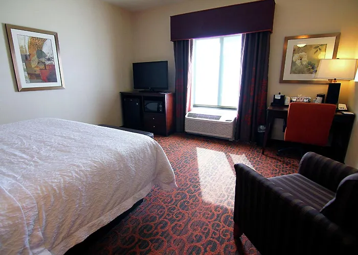 Grand Forks Hotels