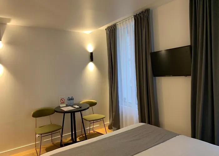 Vincennes Hotels