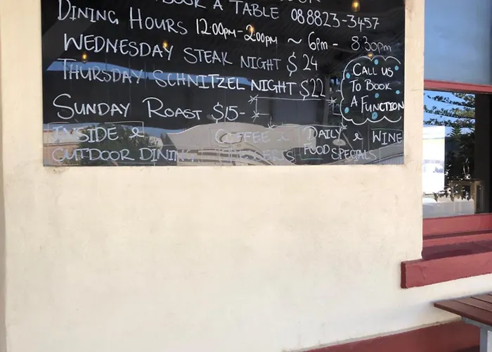 Port Hughes Hotels