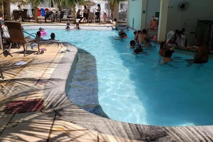Lacqua diroma com fogão, geladeira, micro-ondas, Park aquático 24h, acomoda até 5 pessoas Hotel Caldas Novas