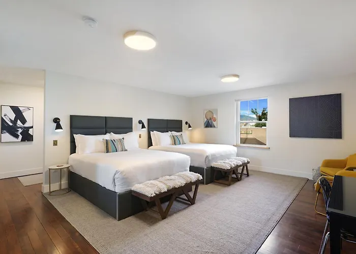 Mount Shasta Hotels
