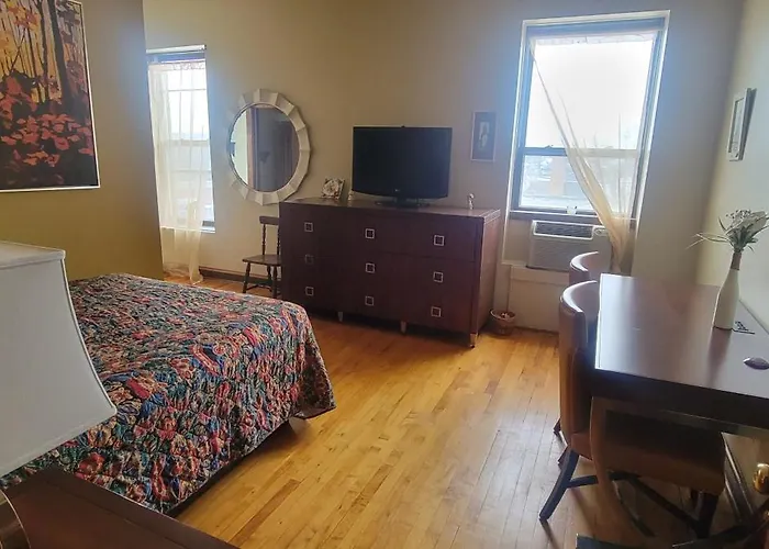 Kewaunee Hotels