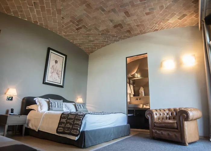 Santo Stefano Belbo Hotels