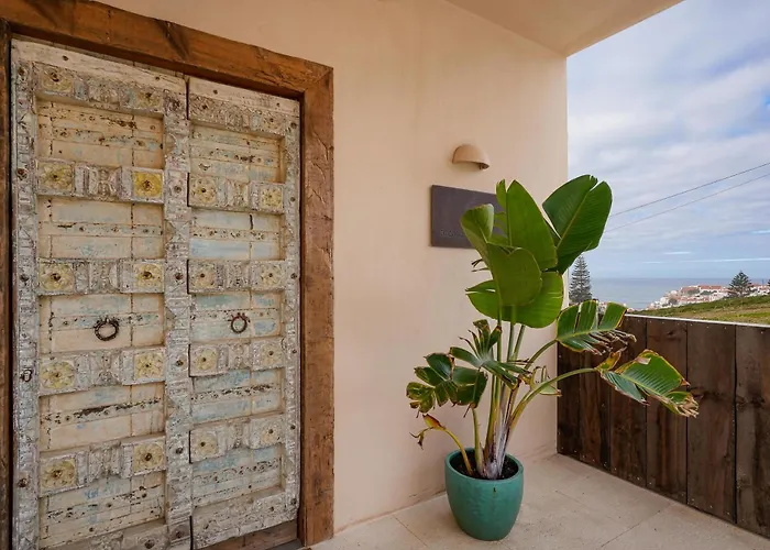 Azenhas Do Mar Valley House