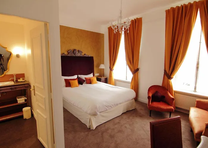 Logis Hotel Les Fuchsias Saint-Vaast-la-Hougue