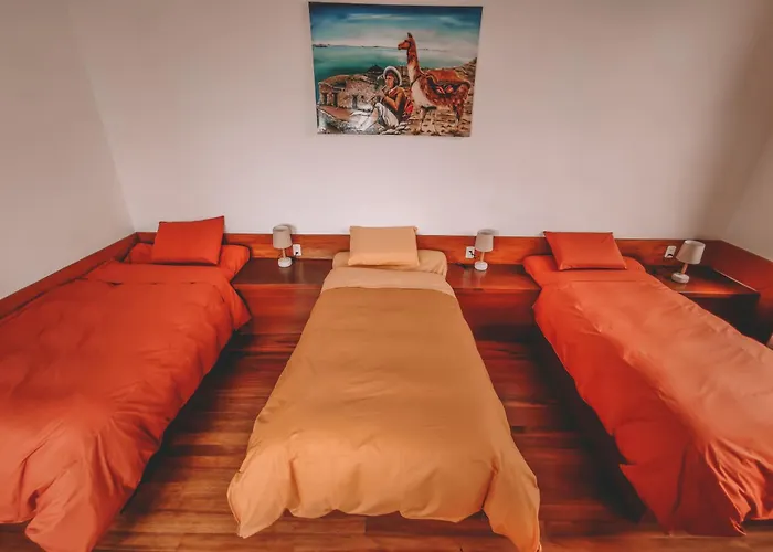 Isla del Sol Hotels