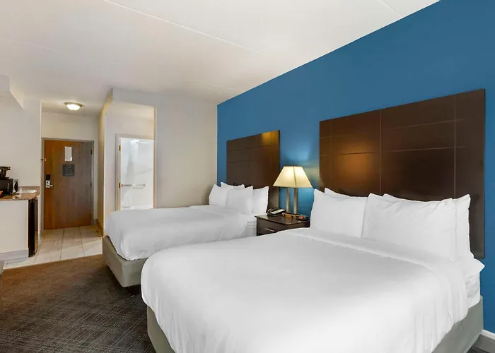 Mundelein Hotels