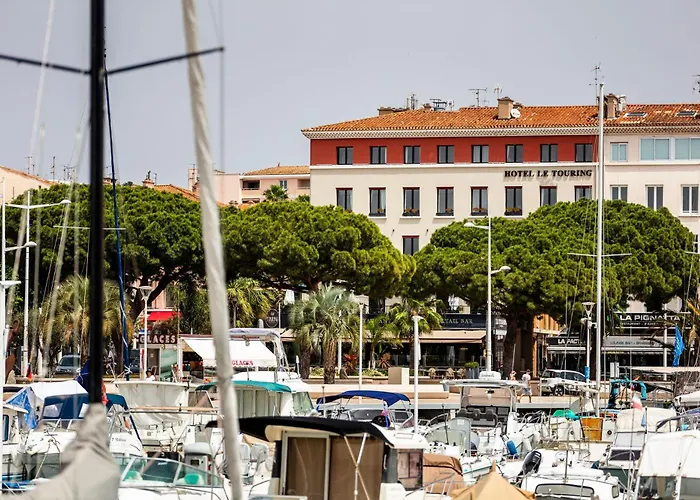 Hôtel le Touring Saint-Raphaël