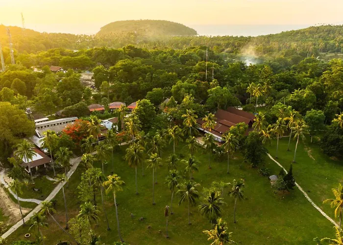 Koh Racha Yai Hotels