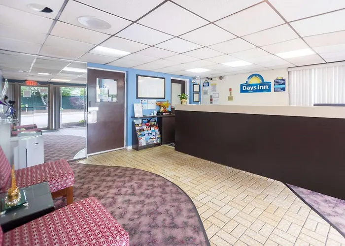 Hicksville Hotels