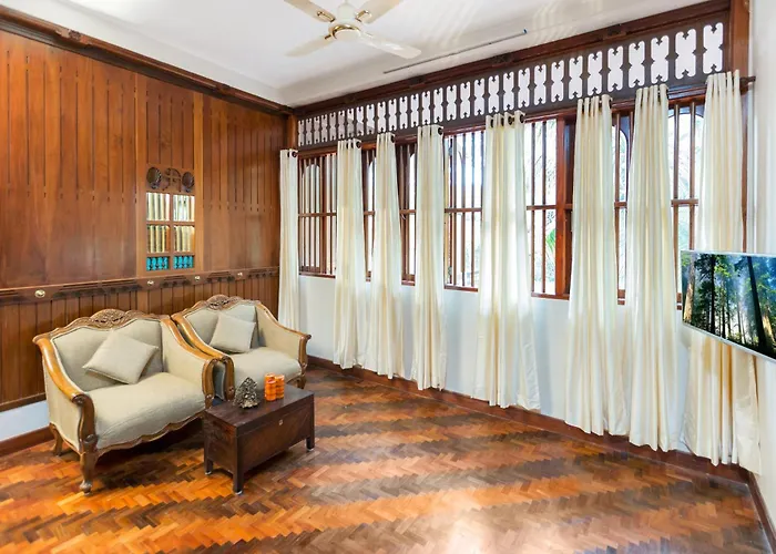 Kumarakom Hotels