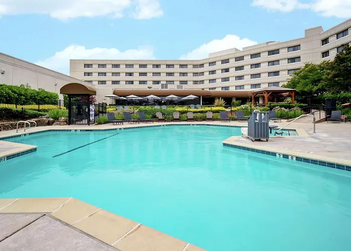 Doubletree By Hilton Pleasanton At The Club