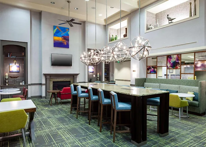 Hampton Inn & Suites Mobile I-65@ Airport Boulevard