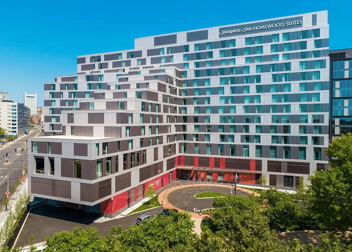 Hampton By Hilton At The Boston Seaport District Hotel