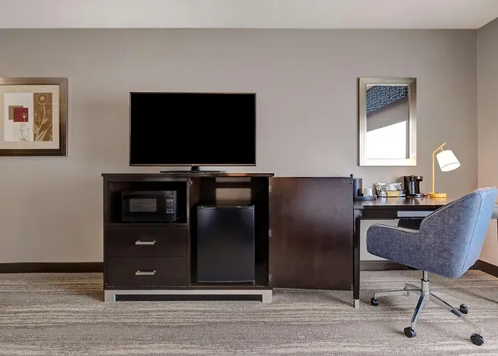 Hampton Inn & Suites Seattle/Federal Way