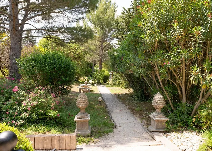 Hôtel l'Amandière Saint-Rémy-de-Provence