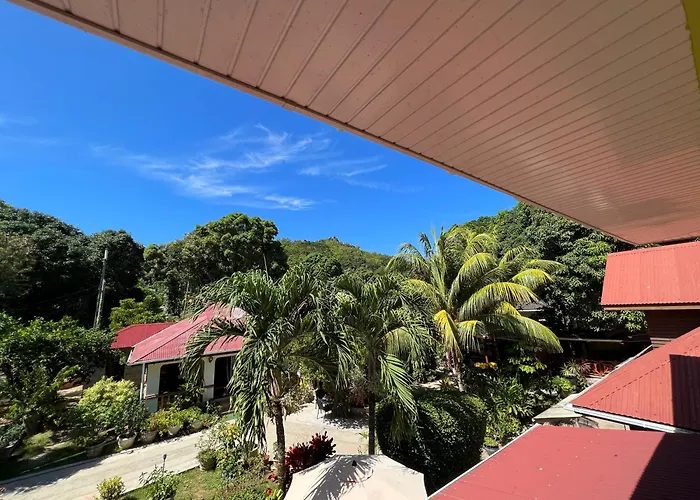 Chloe'S Cottage Self-Catering La Digue 