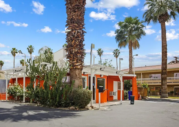 Sol Springs Inn Cathedral City