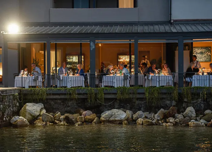 Bella Hotel&Restaurant with private dock for mooring boats San Felice del Benaco