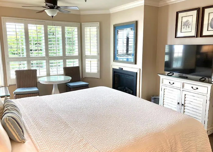 Sand Pebbles Inn Cambria