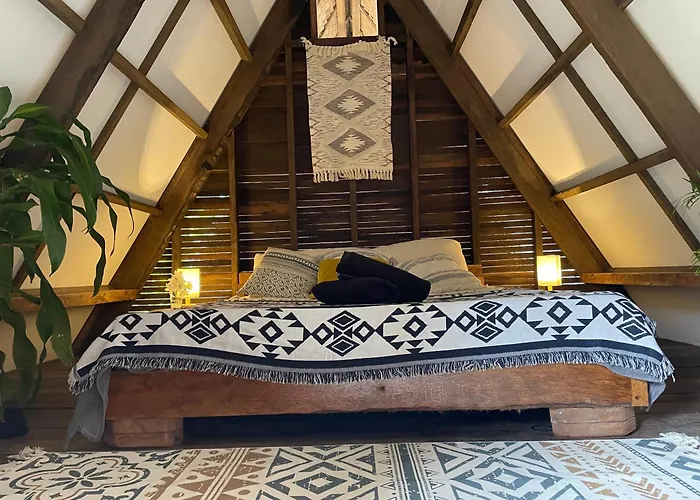 Hoteles en General Luna (Surigao del Norte)