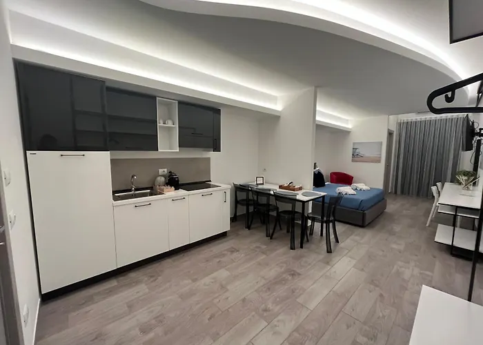Hotels in Paola