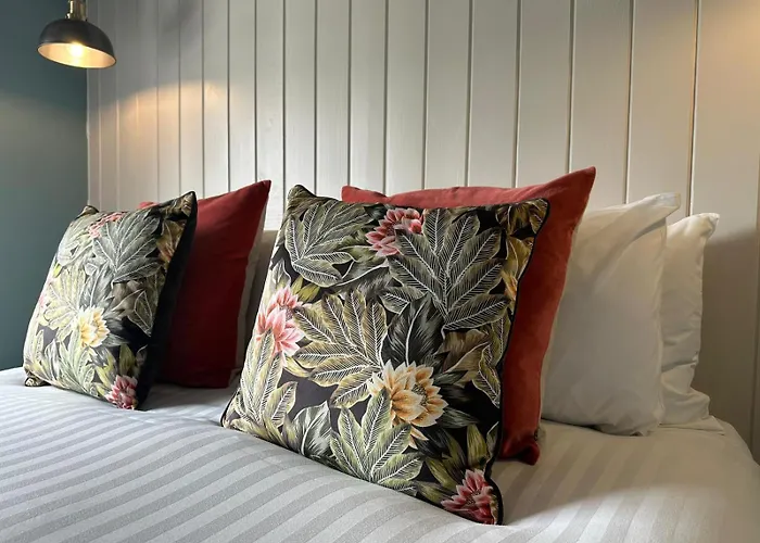 Helensburgh Hotels