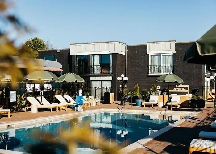 Rainsville Hotels