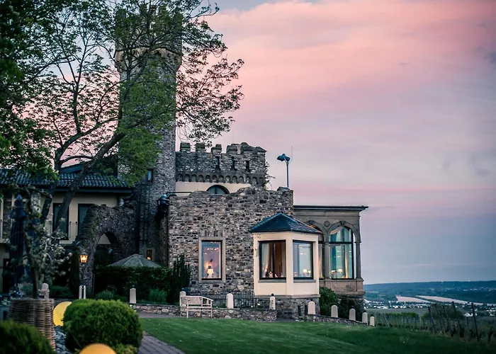 Relais&Châteaux Hotel Burg Schwarzenstein Geisenheim