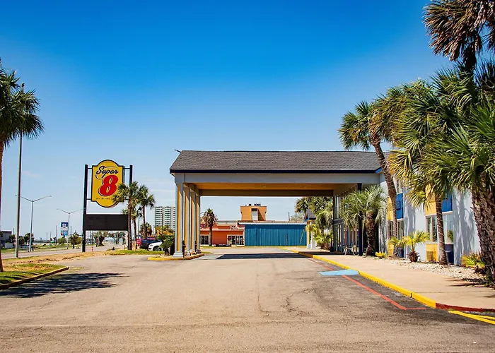 Super 8 By Wyndham Biloxi At The Beach