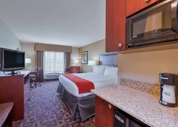 Holiday Inn Express Hotel & Suites Salina By Ihg