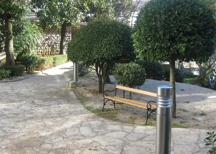 Hotels in Cres