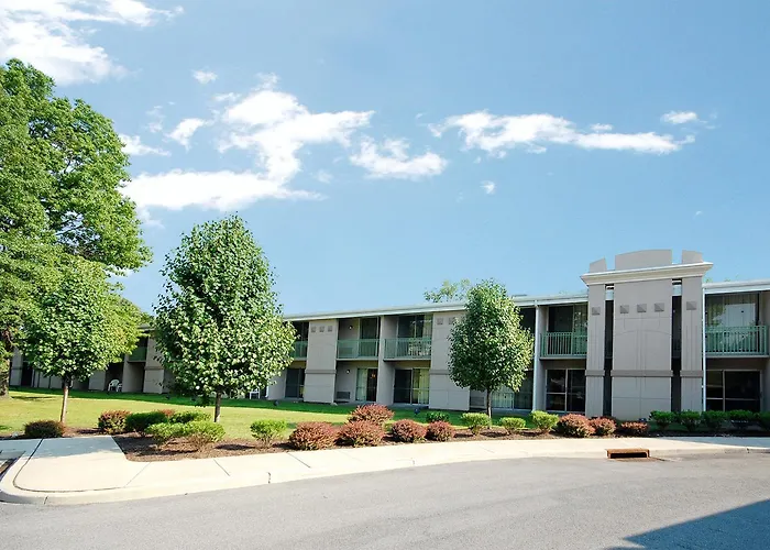 Newburgh Hotels