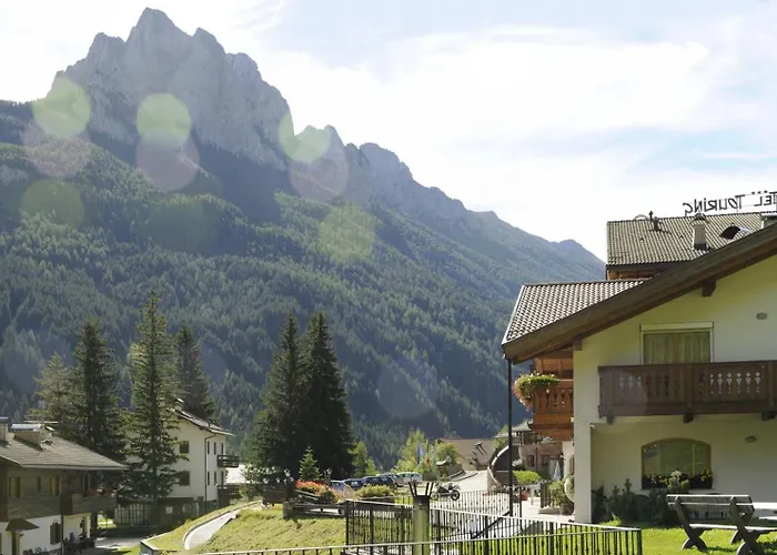 Alpine Touring Hotel-Petfriendly Pozza di Fassa