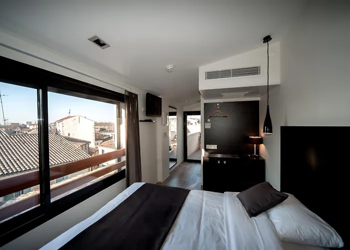 Central Hotel Nimes