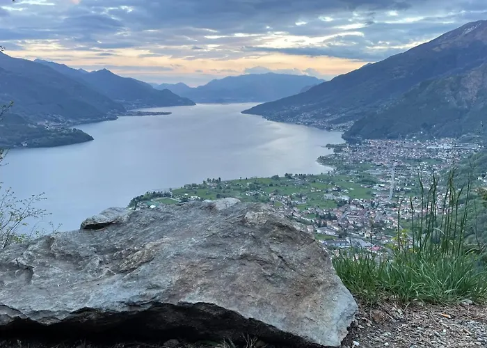 Hotels in Livo (Lombardy)